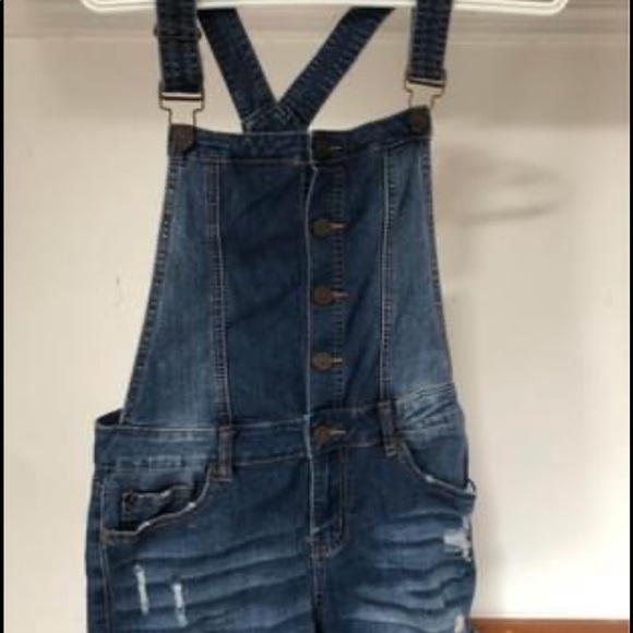 NWOT Juniors Short Jean Overall - Picture 2 of 2